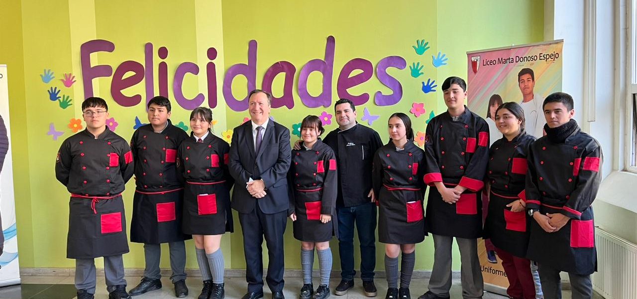 Participación de Liceo TP el Sauce en ceremonia de Finalización de labor de 42 Docentes.